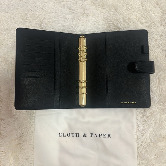 Cloth and Paper Contoured A5 6 ring planner - Picture 3 of 9